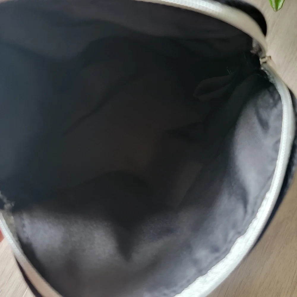 Flash Sale🎉 Authentic Dior Black Velvet Cosmetic Pouch